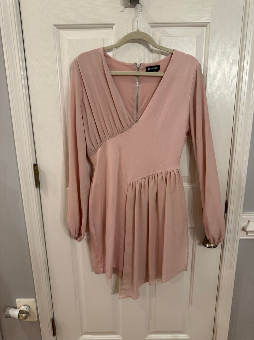 Bebe Blush Pink Draped Long Sleeve V-Neck Dress sz L EUC